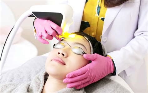 7 Treatment Laser Wajah Murah Meriah: Wajah Glowing Mulai dari Rp50 Ribu! 7 Treatment Laser Wajah Murah Meriah: Wajah Glowing Mulai dari Rp50 Ribu!