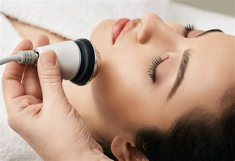 7 Treatment Laser Wajah Murah Meriah: Wajah Glowing Mulai dari Rp50 Ribu! 7 Treatment Laser Wajah Murah Meriah: Wajah Glowing Mulai dari Rp50 Ribu!