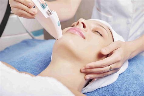 5 Hal Wajib Dilakukan Setelah Skin Booster Supaya Glowing Maksimal! 5 Hal Wajib Dilakukan Setelah Skin Booster Supaya Glowing Maksimal!