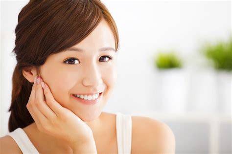 7 Rahasia Perawatan Wajah Glowing, Dijamin Bikin Pangling! 7 Rahasia Perawatan Wajah Glowing, Dijamin Bikin Pangling!