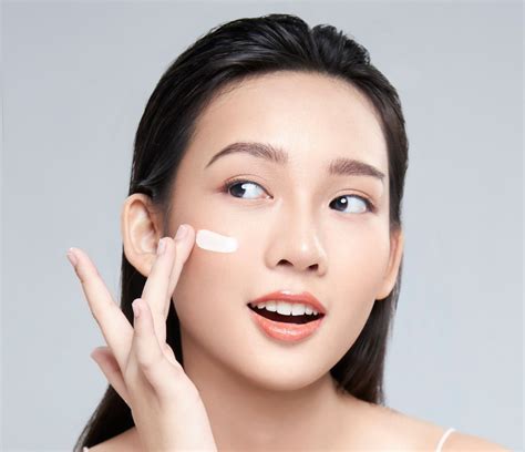 7 Rahasia Perawatan Wajah Glowing Sebelum Menikah, Dijamin Bikin Pangling! 7 Rahasia Perawatan Wajah Glowing Sebelum Menikah, Dijamin Bikin Pangling!