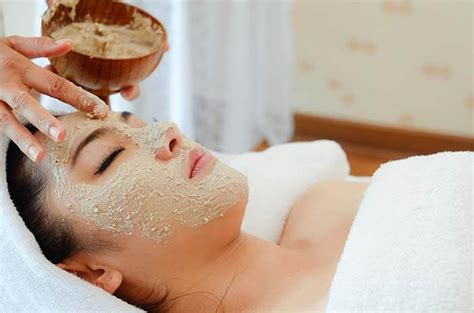 7 Rahasia Perawatan Wajah Glowing Sebelum Menikah, Dijamin Bikin Pangling! 7 Rahasia Perawatan Wajah Glowing Sebelum Menikah, Dijamin Bikin Pangling!