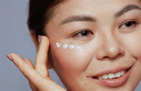7 Rahasia Perawatan Wajah Glowing Sebelum Menikah, Dijamin Bikin Pangling! 7 Rahasia Perawatan Wajah Glowing Sebelum Menikah, Dijamin Bikin Pangling!