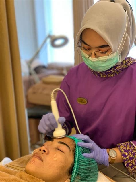 7 Tempat Facial Wajah Terdekat dari Lokasi Saya yang Wajib Kamu Coba Sekarang! 7 Tempat Facial Wajah Terdekat dari Lokasi Saya yang Wajib Kamu Coba Sekarang!